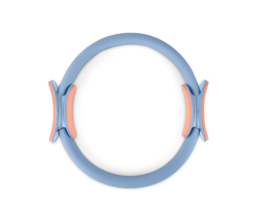 Ein blauer Pilatesring mit orangefarbenen Polstern.