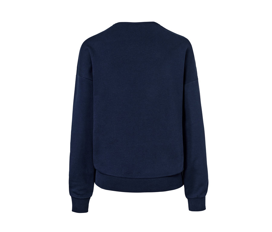 Dunkelblaues Sweatshirt.