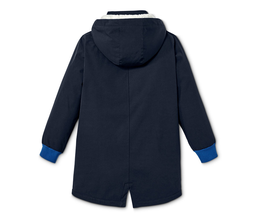 Dunkelblauer Parka mit Kapuze und blauen Bündchen.