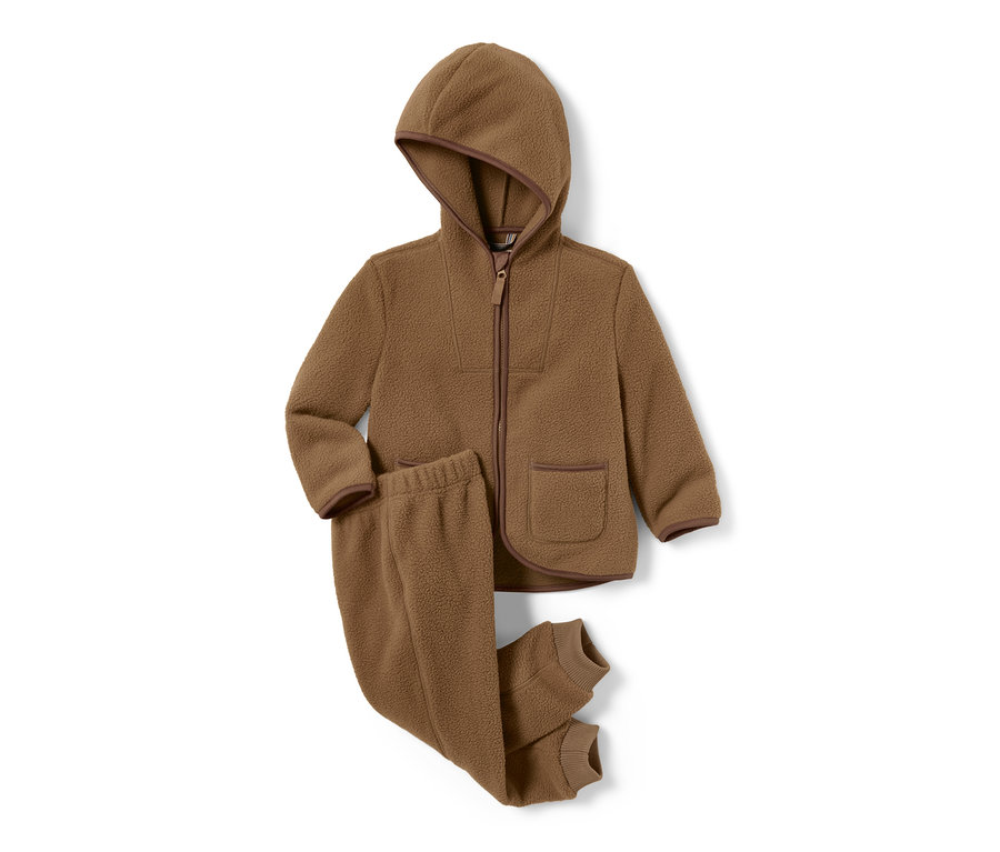 Brauner Teddyfleece-Kombi mit Kapuze und Hose.