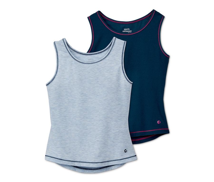 Zwei Kinder-Funktionstops mit recyceltem Material: ein hellblaues und ein dunkelblaues.