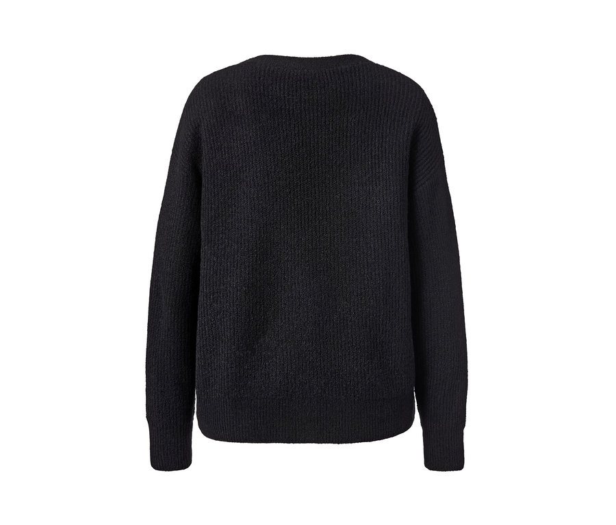 Schwarzer Grobstrick-Cardigan.
