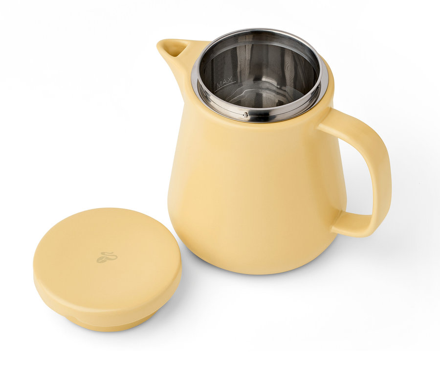 Gelber Keramik-Kaffeebereiter mit abnehmbarem Deckel.
