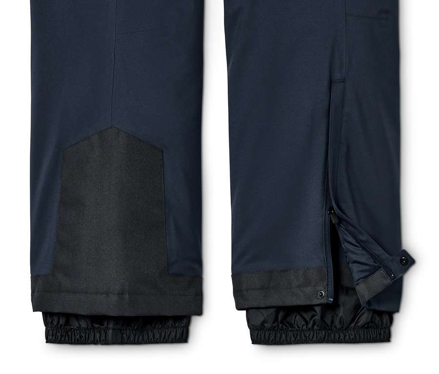 Detailansicht einer dunkelblauen Skihose.