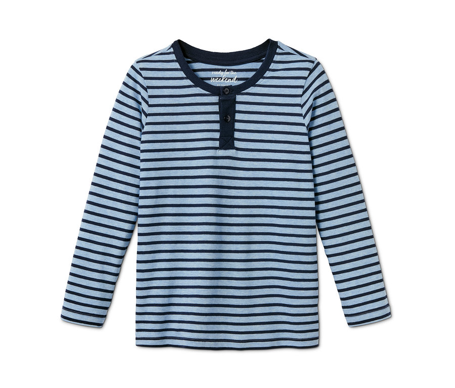 Blauer Kinder-Pyjama mit langen Ärmeln und Streifen.