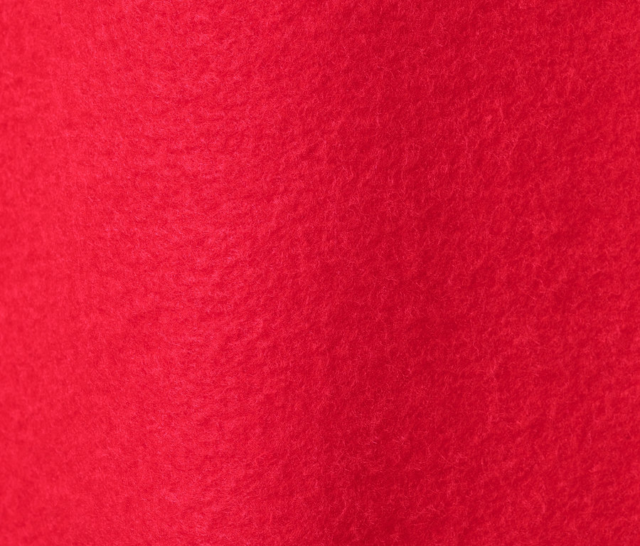 Detailaufnahme eines roten Sweatkleids.