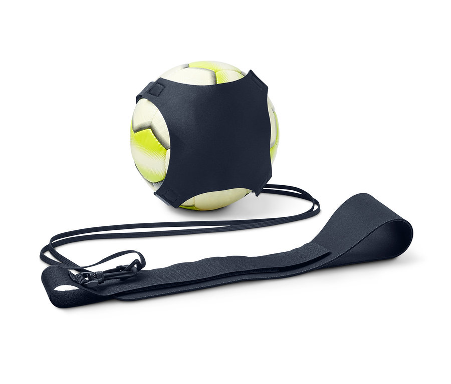 Fußball im Fußball-Rebound-Trainer.