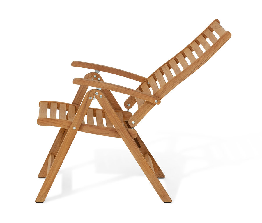 Teak-Hochlehner mit verstellbarer Rückenlehne auf weißem Hintergrund.