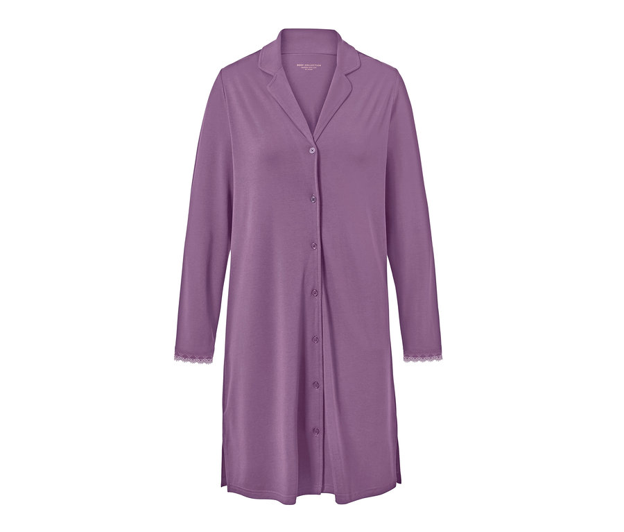 Lila Nachthemd mit langen Ärmeln und Knöpfen.