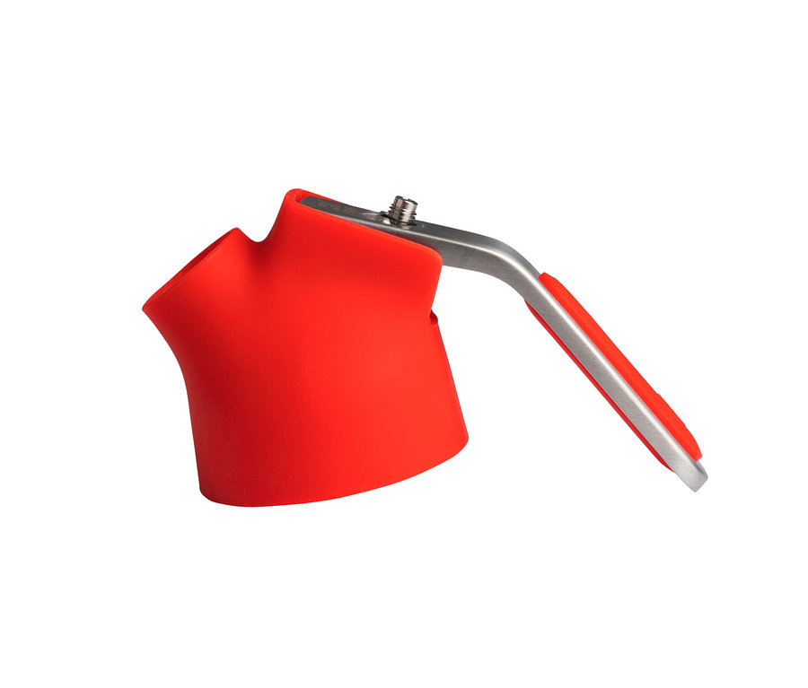 Roter ISI Creative Whip, 0,5 l, auf weißem Hintergrund.