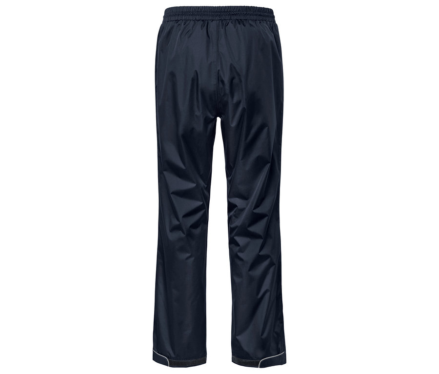 Dunkelblaue wasserdichte Hose mit Gummizugbund und reflektierenden Details an den Beinenden.