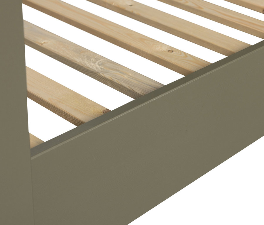 Detailansicht des Woood Bett »Bobby« aus Kiefer Forest.