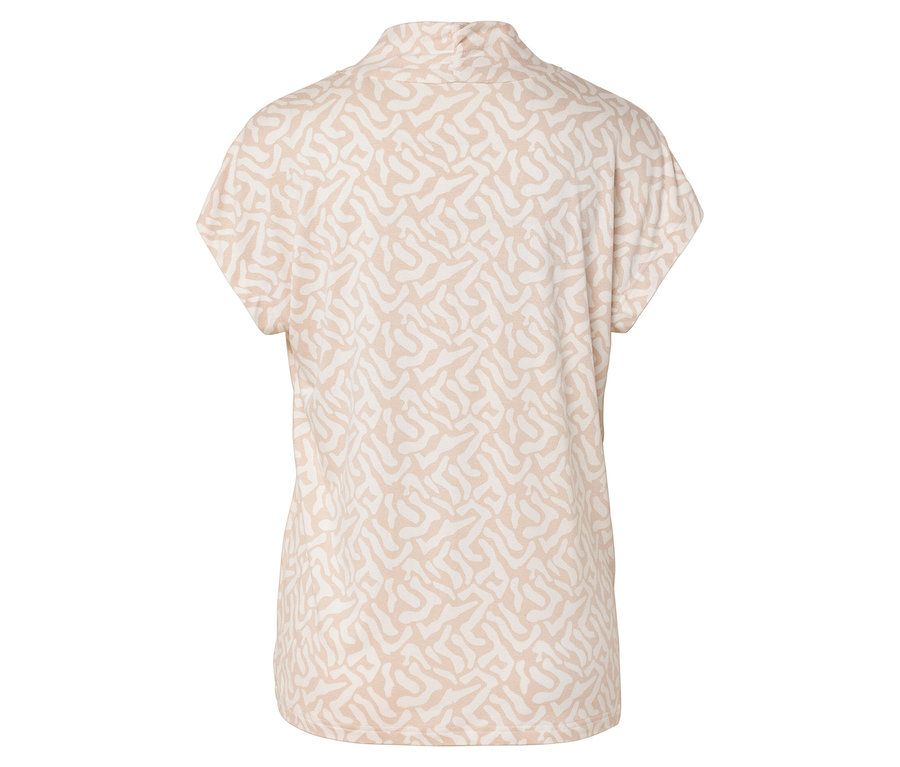 Rückansicht einer kurzärmeligen, hellbeige-farbenen Bluse mit abstraktem Muster.