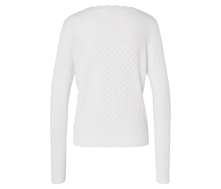 Rückansicht eines weißen Strickpullovers mit langen Ärmeln.