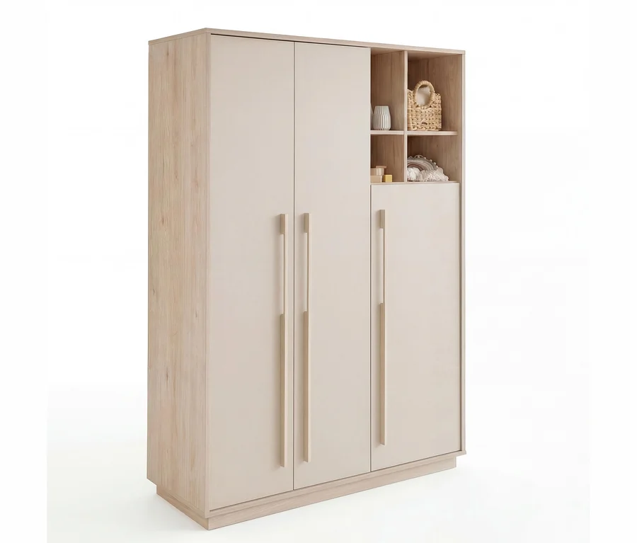 Roba Elva Kleiderschrank in Cashmere und Virginia Chestnut, mit drei Türen und offenen Fächern, darauf Korb und Dekoartikel.