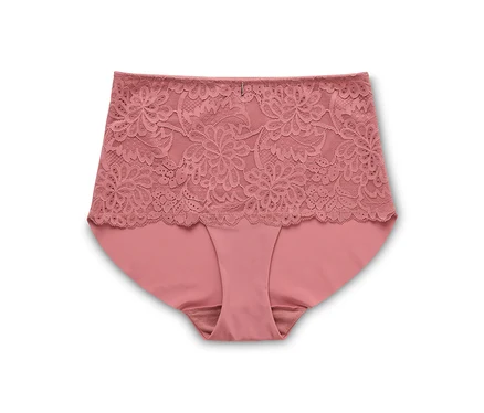 Pfirsichfarbener Damenslip mit hoher Taille und floraler Spitze.