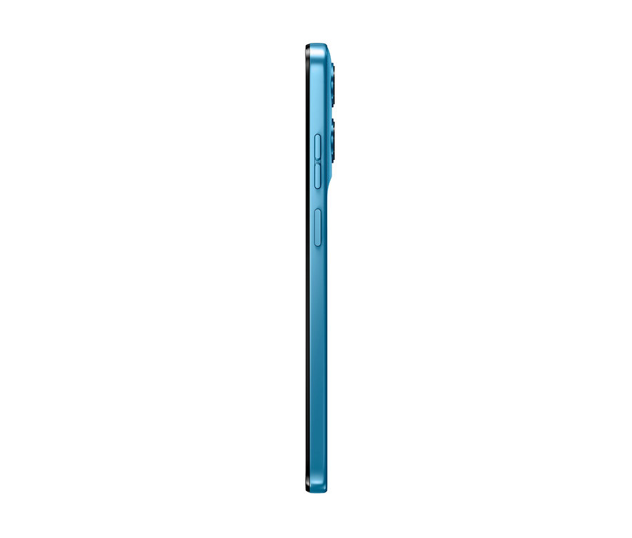 Seitenansicht eines Motorola moto g17 LTE 128GB in Alaskan Blue, das schlanke Design und die Kamerapositionierung zeigend.