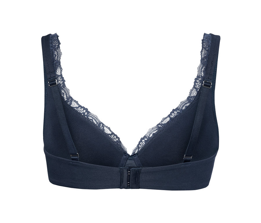 Detailansicht von der Rückseite eines blauen Bügel-BHs mit Spitze.