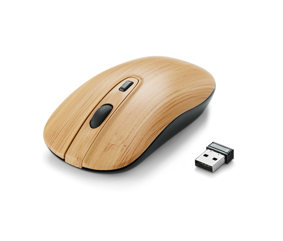 Eine kabellose Maus in Holzoptik und ein USB-Stecker auf weißem Hintergrund.