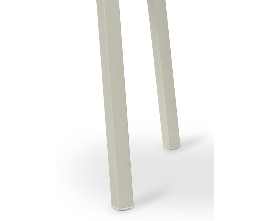 Detailansicht von zwei Tischbeinen eines ausziehbaren Tisches.