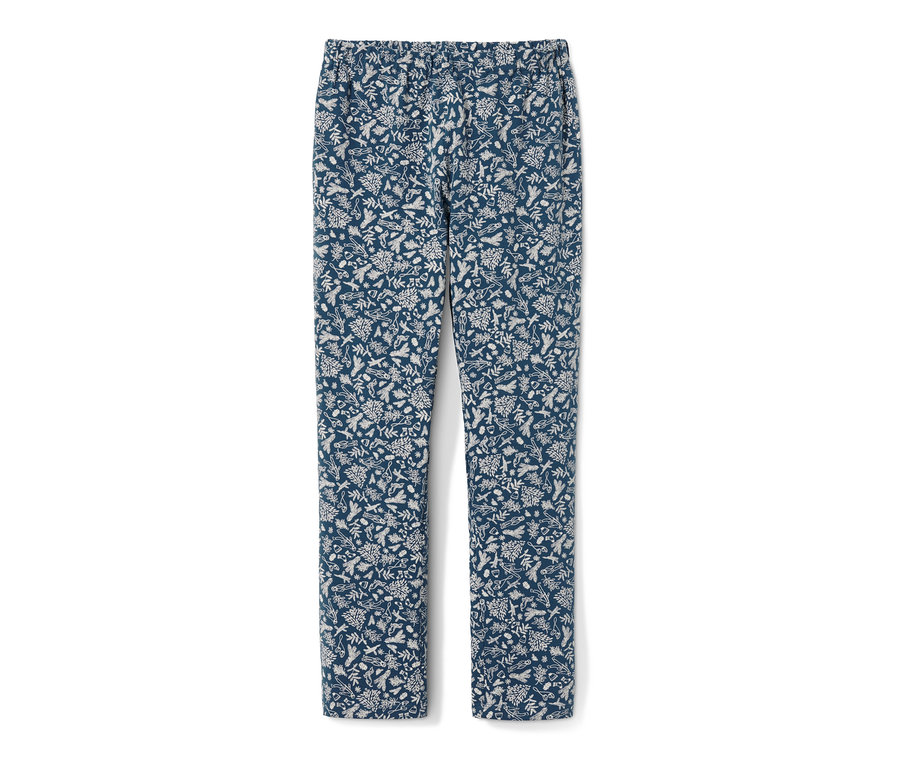 Kinderpyjama mit Muster.