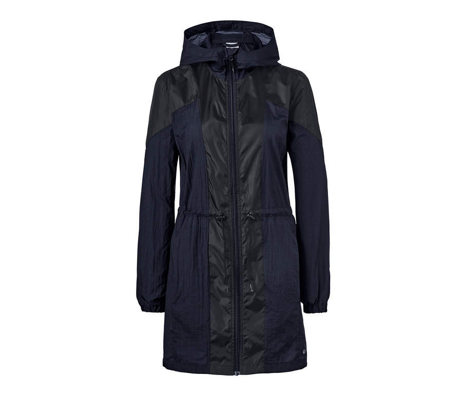 Dunkelblaue Funktionsjacke.