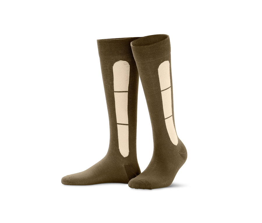 Zwei Paar khaki-farbene Reise-Kompressionsstrümpfe mit beigen Einsätzen.