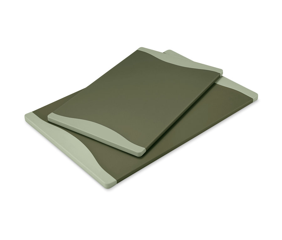 Zwei grüne Schneidebretter, 2 Stück, liegen übereinander.