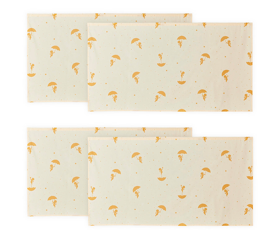 Vier gelbe Hoppekids Sandmännchen-Vorhänge für Hochbett mit Sandmännchen-Motiv mit Regenschirm.