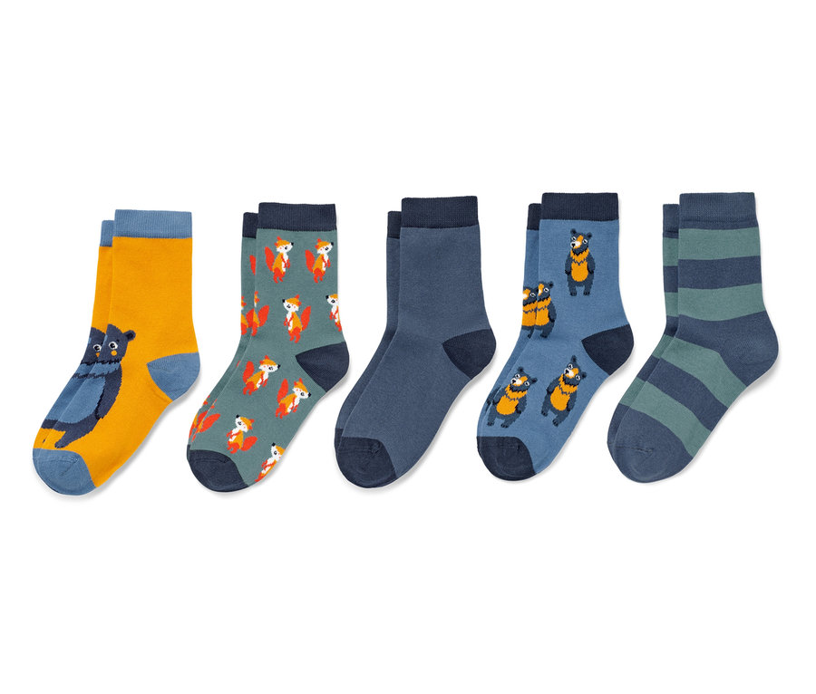 Fünf Paar Kinder-Socken mit verschiedenen Mustern.
