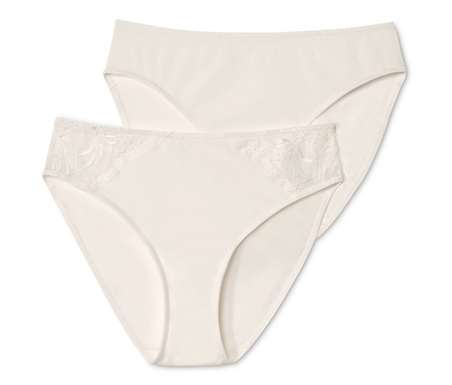 Zwei creme Slips.