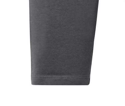 Zwei Kinder-Leggings in 3/4-Länge: eine grau, eine schwarz.