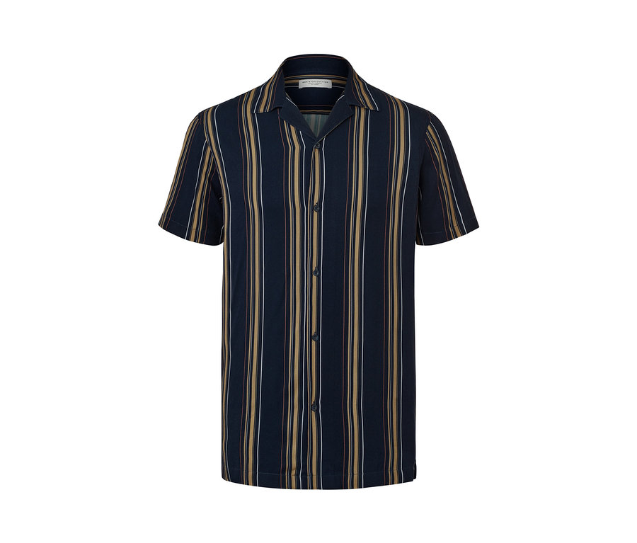 Ein blaues Kurzarmhemd mit vertikalen Streifen.