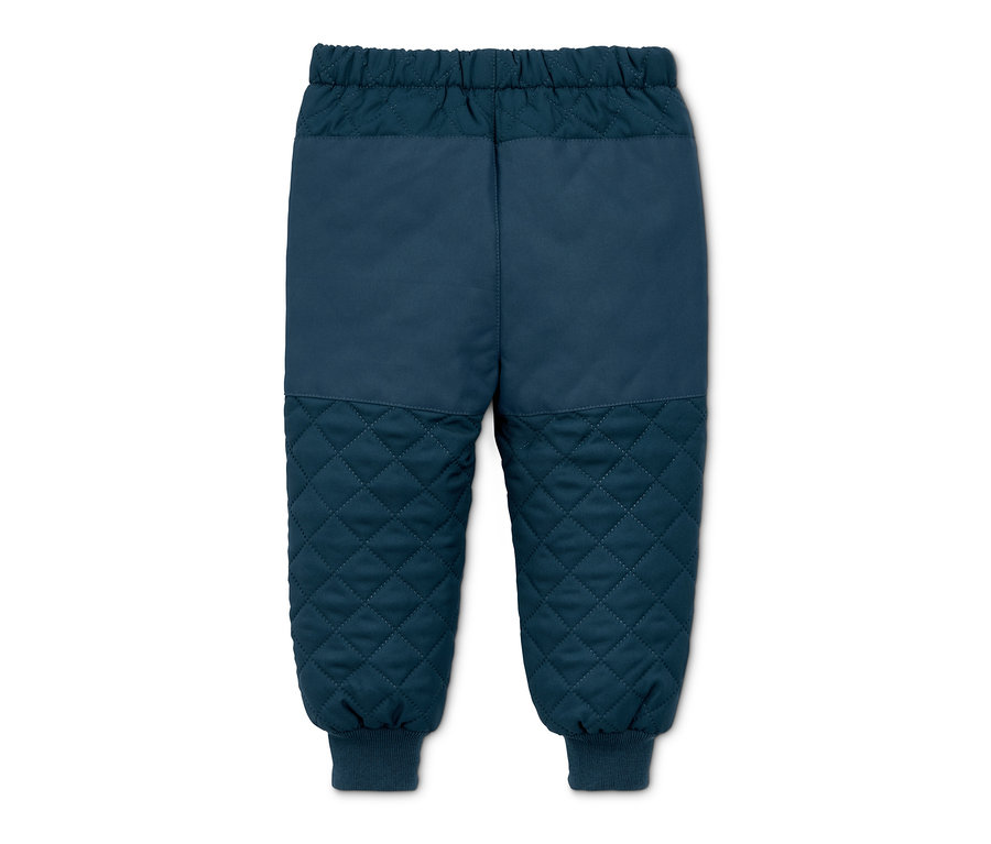 Detailansicht einer dunkelblauen Thermo-Set Hose aus recyceltem Material.
