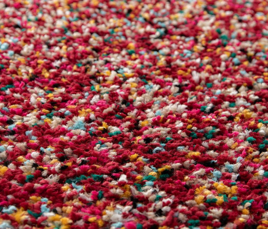 Detailaufnahme des Teppichs »Relic« in der Farbe Autumn Spice.