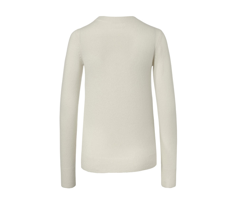 Rückansicht eines ecrufarbenen Cashmere-Pullovers.