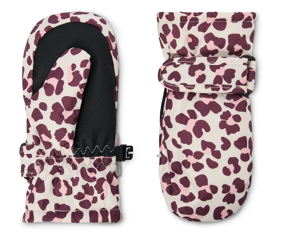 Zwei Fäustlinge mit Leopardenmuster in Rosa- und Brauntönen auf beigem Grund. Der linke Fäustling zeigt die Handfläche mit schwarzem Griffbereich, der rechte die Oberseite mit verstellbarem Riemen.