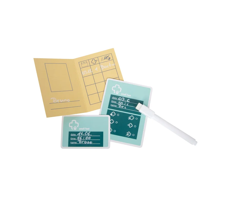 small foot Tierarzt-Set »Hund« mit gelbem Tierausweis für "Bruno", zwei türkisfarbenen Terminkarten und einem weißen Stift.