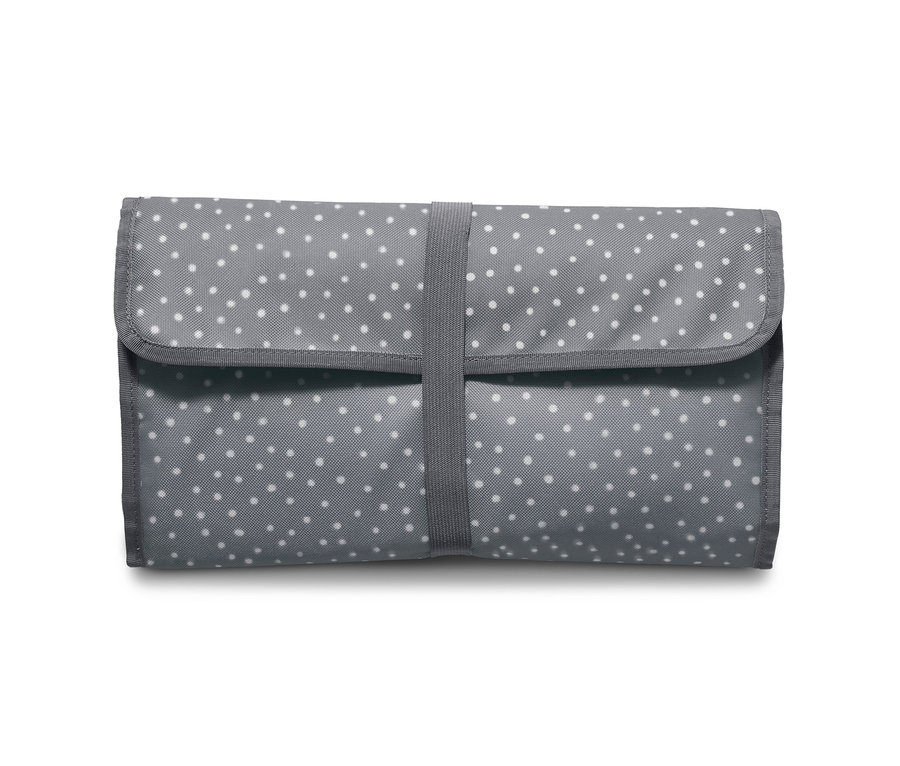 Zusammengefaltete, mobile, grau gepunktete 2-in-1 Wickelunterlage.