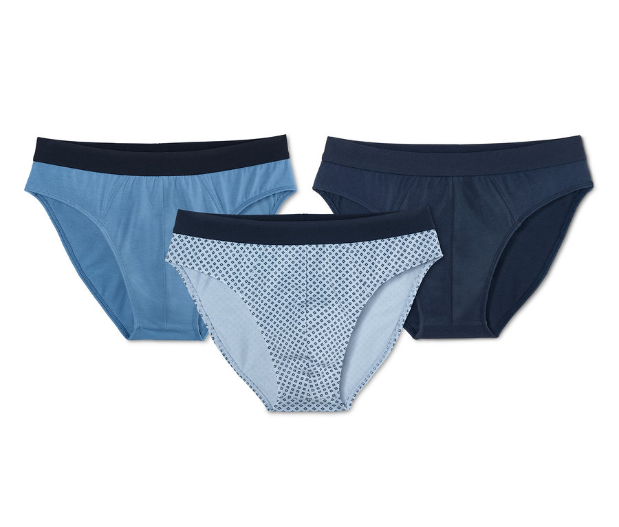 Drei Slips sind vor einem weißen Hintergrund zu sehen.