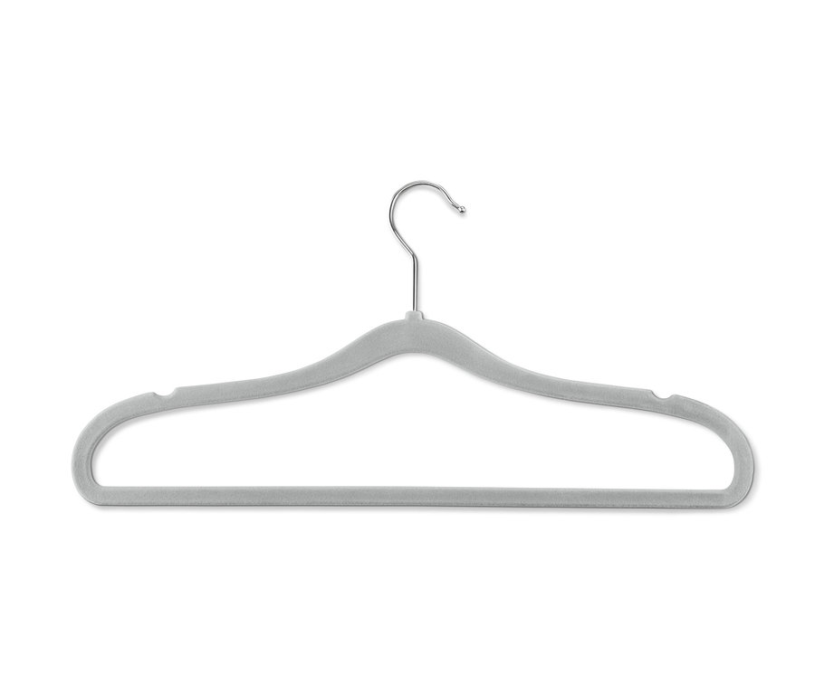 Detail eines grauen, extraschmalen Kleiderbügels. 8 extraschmale Kleiderbügel mit verchromtem Haken.