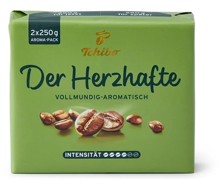 Eine 500g Packung gemahlener Kaffee 'Der Herzhafte' von Tchibo.