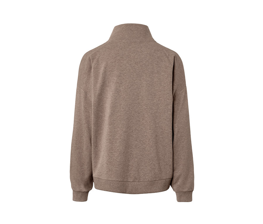 Detailansicht des Loungewear-Sweaters in Braun.