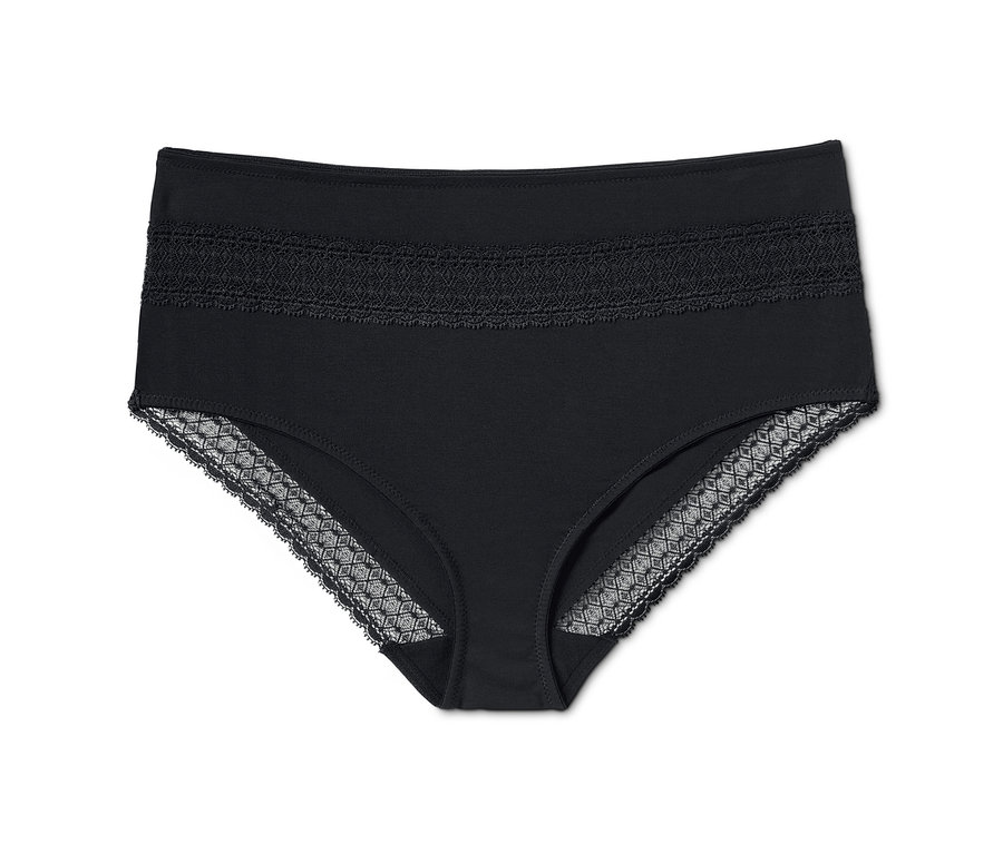 Ein schwarzer Taillenslip mit Spitze liegt auf einem weißen Hintergrund.