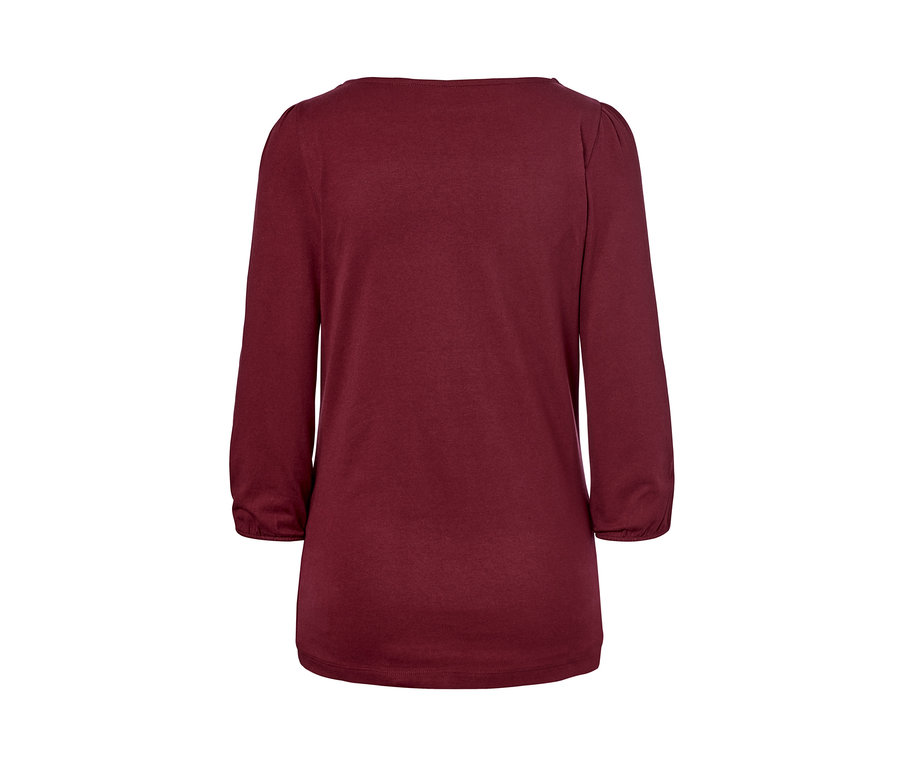Dunkelrotes Shirt mit 3/4-Arm von hinten.