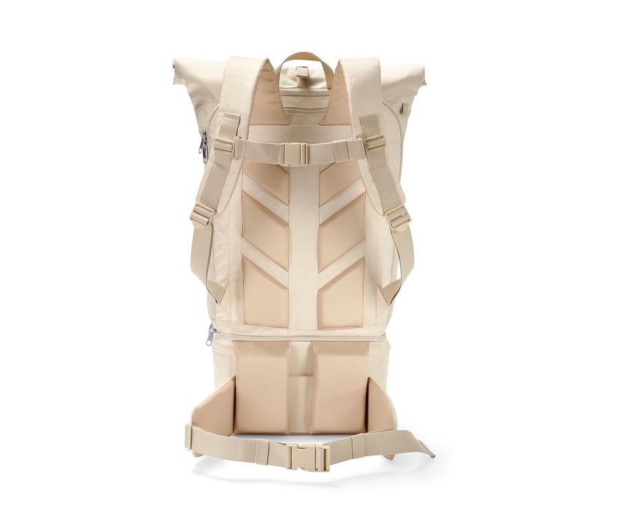 Rückansicht eines beigen 3-in-1-Reiserucksacks.