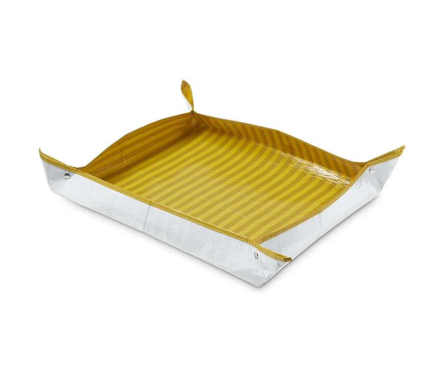 Eine faltbare Gartenarbeitsfolie mit gelb-weissen Streifen.