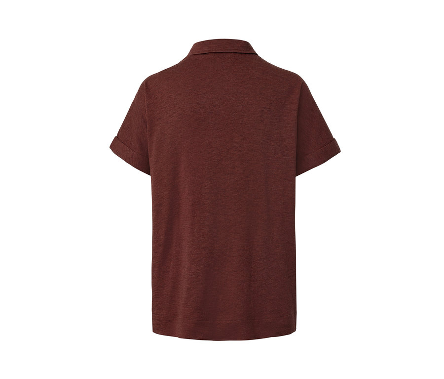 Detailansicht der Rückseite eines Blusenshirts mit Knopfleiste.