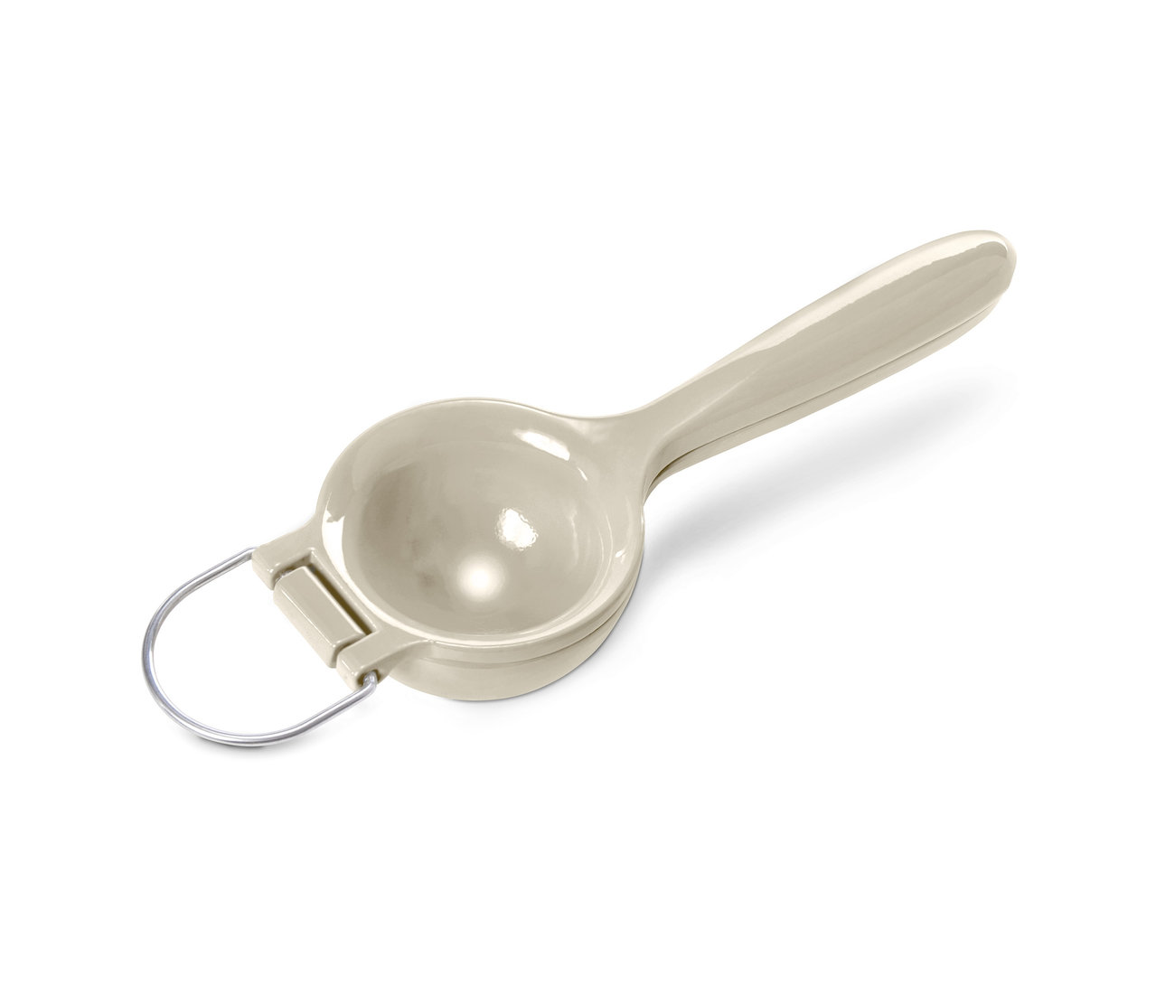 Eine beige Zitruspresse mit Metallgriff.