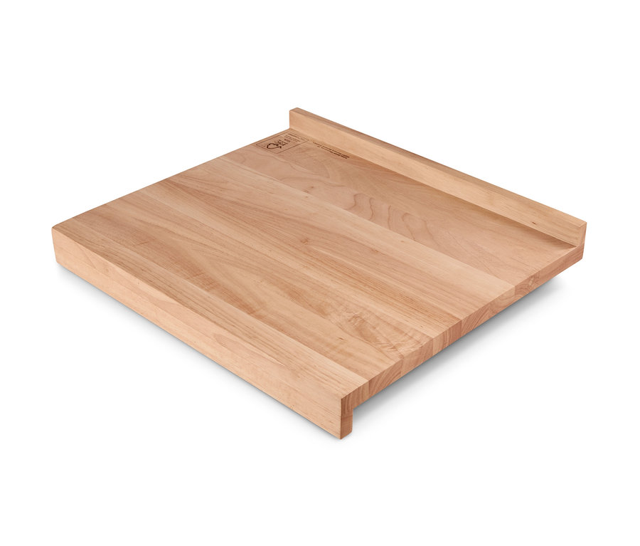 Rechteckiges Back- und Arbeitsbrett.